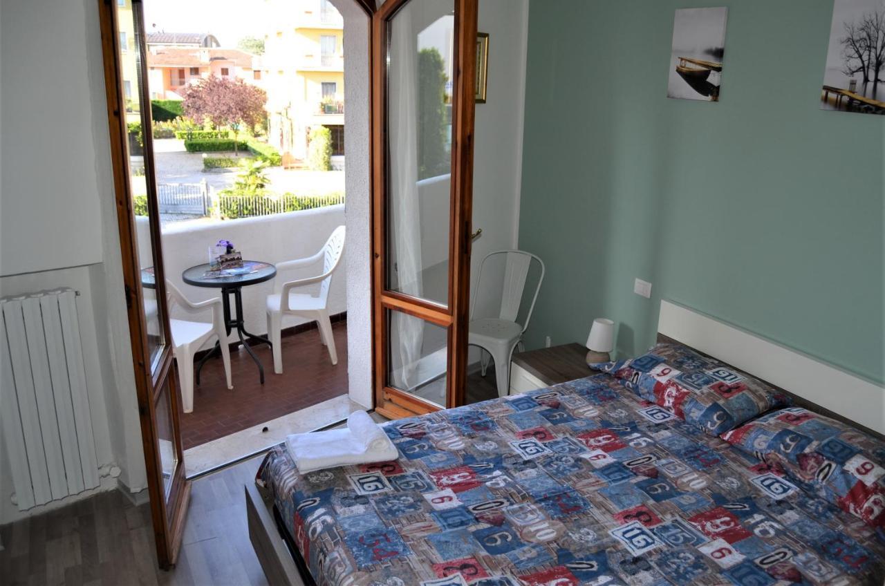 Mattia'S House On Garda Lake Peschiera del Garda Bagian luar foto